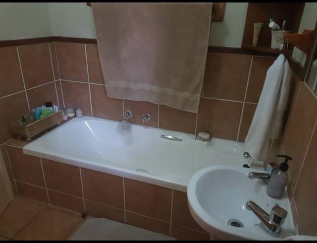 2 BEDROOM APARTMENT FOR SALE IN SUNNINGHILL